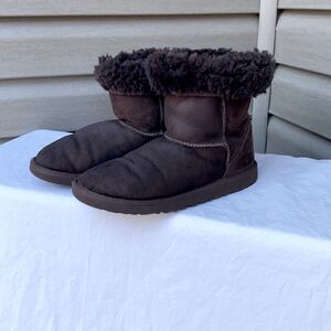 UGG brown suede boots size 5